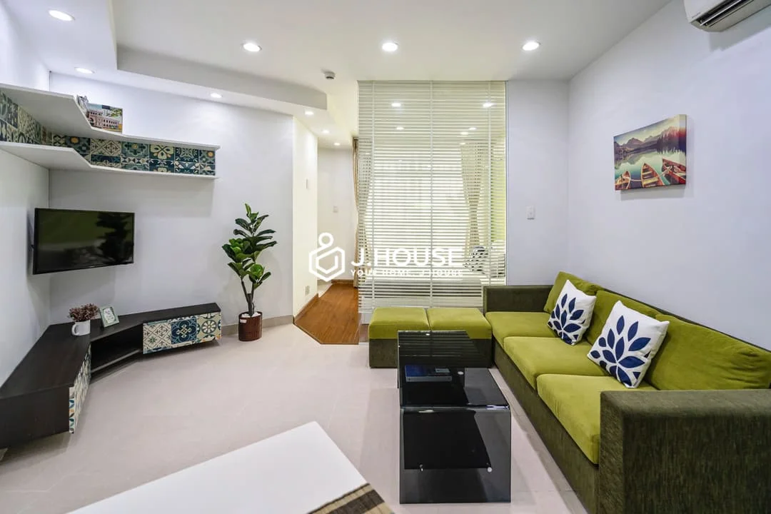 Studio with Balcony & Bathtub at International Plaza District 1