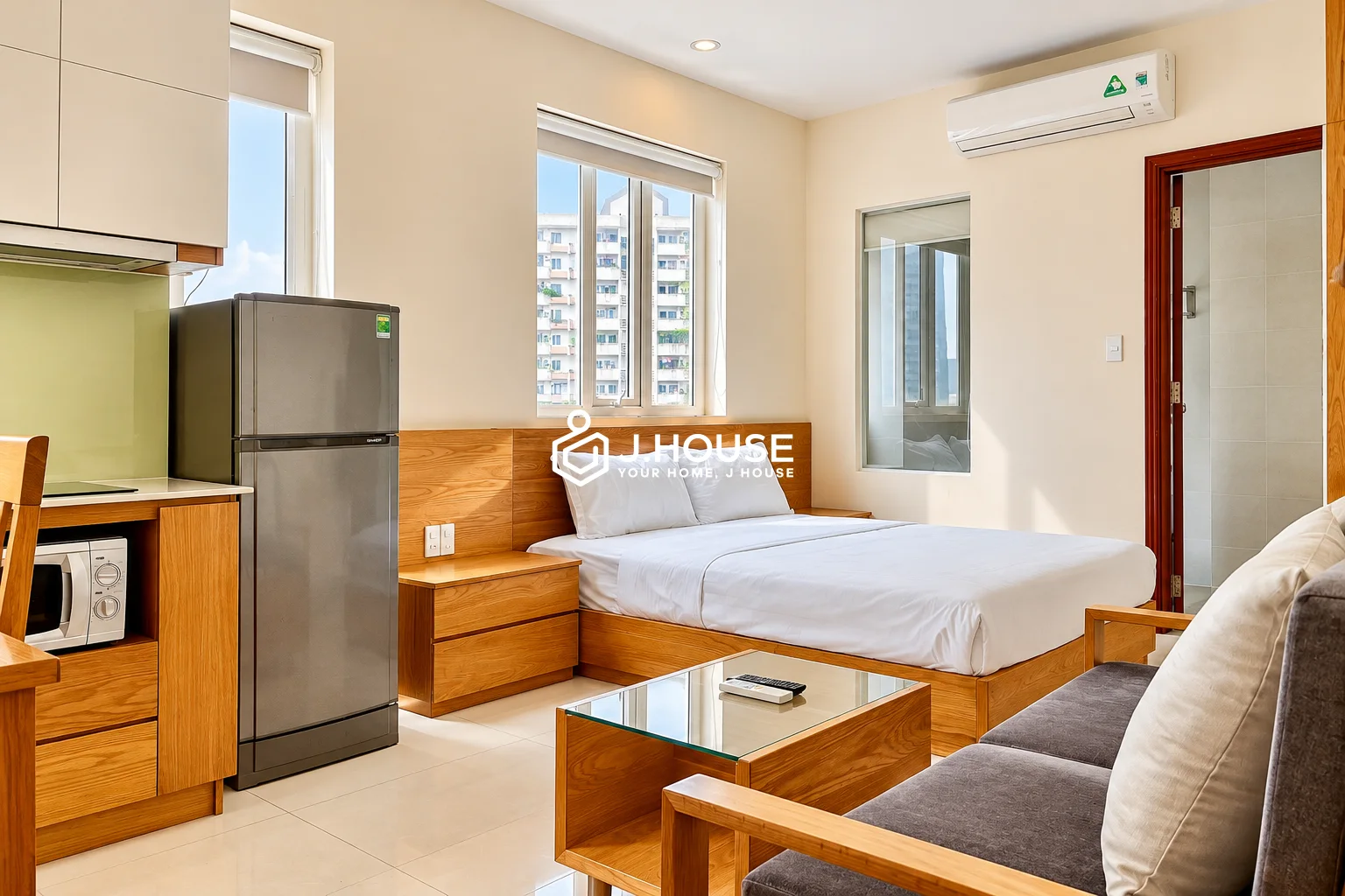 Top-floor Studio Apartment for Rent at Rex Apartment, Binh Thanh