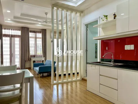 Cho thuê Căn hộ dịch vụ Quận 1 có ban công, gần Chợ Tân Định