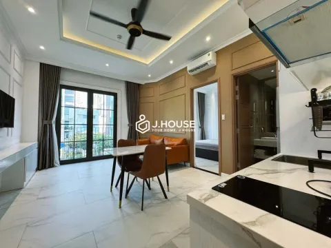 Bright 1BR with Balcony Serviced Apartment District 1 - EMCASA