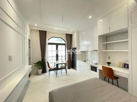 Thuê Studio Quận 1 Cửa Sổ Lớn Sáng Có View - EMCASA SAIGON