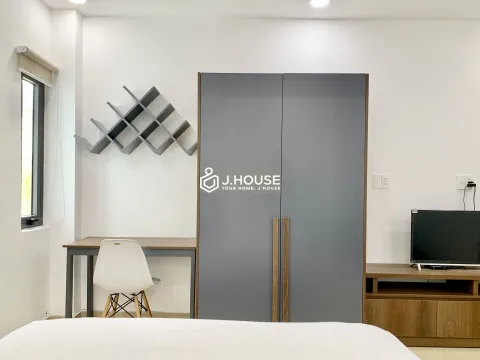 Studio Có Cửa Sổ Yên Tĩnh tại Quận 3 gần chợ Tân Định