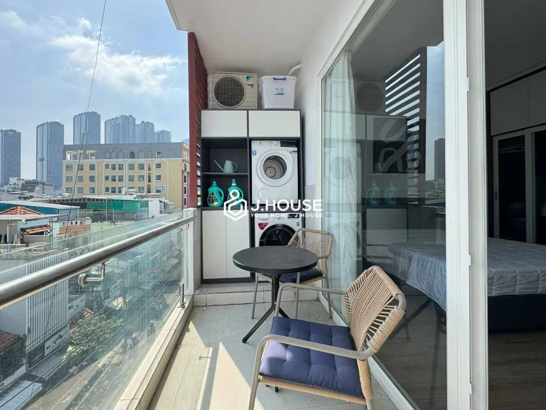 Rent Modern Studio with Partition & Balcony in Binh Thanh