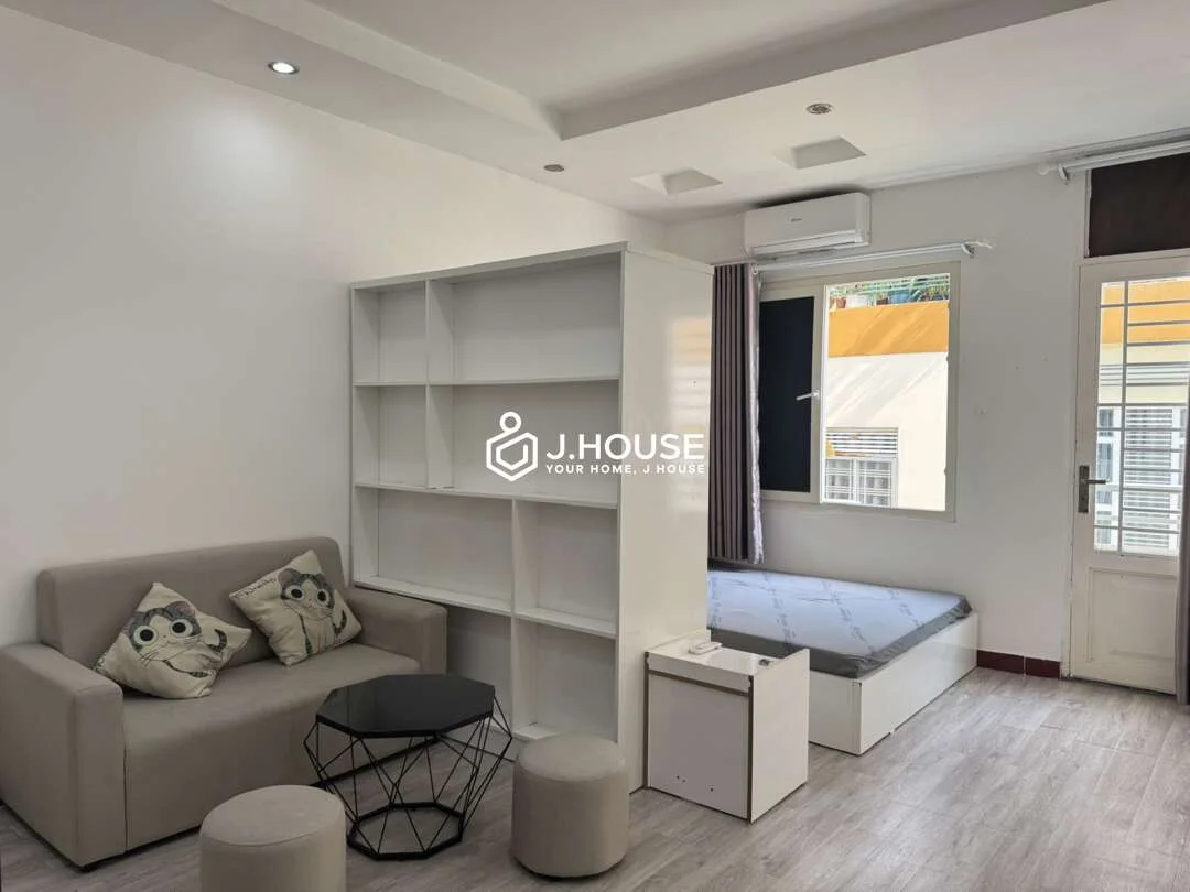 Bright Studio for Rent in District 1 Center - Lan Vũ Apartment