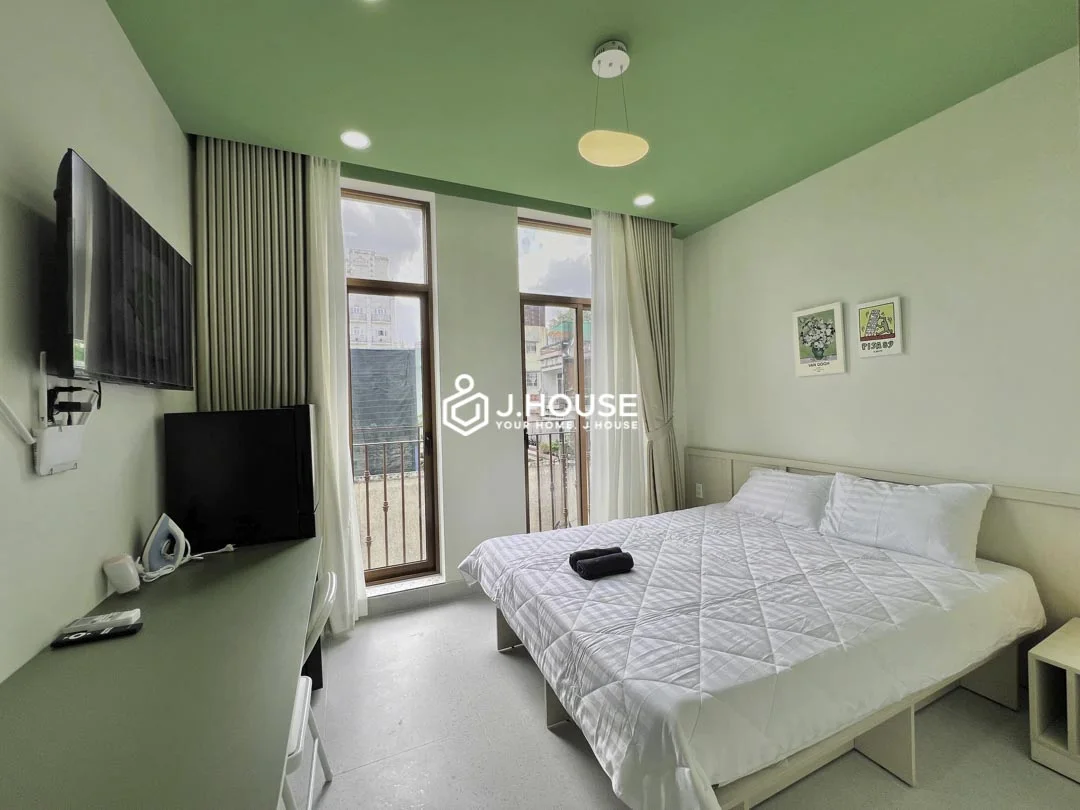 Bright Green Tone Studio Apartment in District 5 - Homes Sense