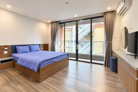 Modern Studio with Balcony and Private Washer, Bathtub - AV House D3