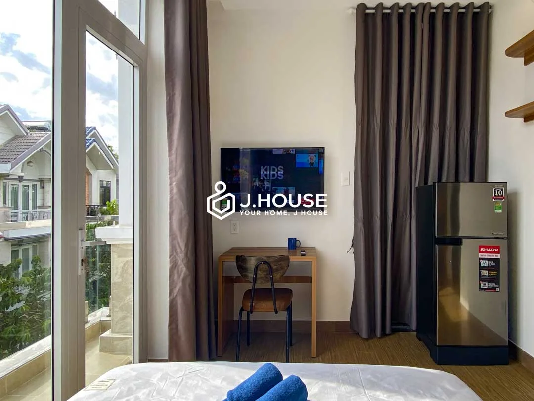 Thuê Căn Hộ Studio Ban Công Dịch Vụ Tiện Nghi Tại Lynh Apartment Q7