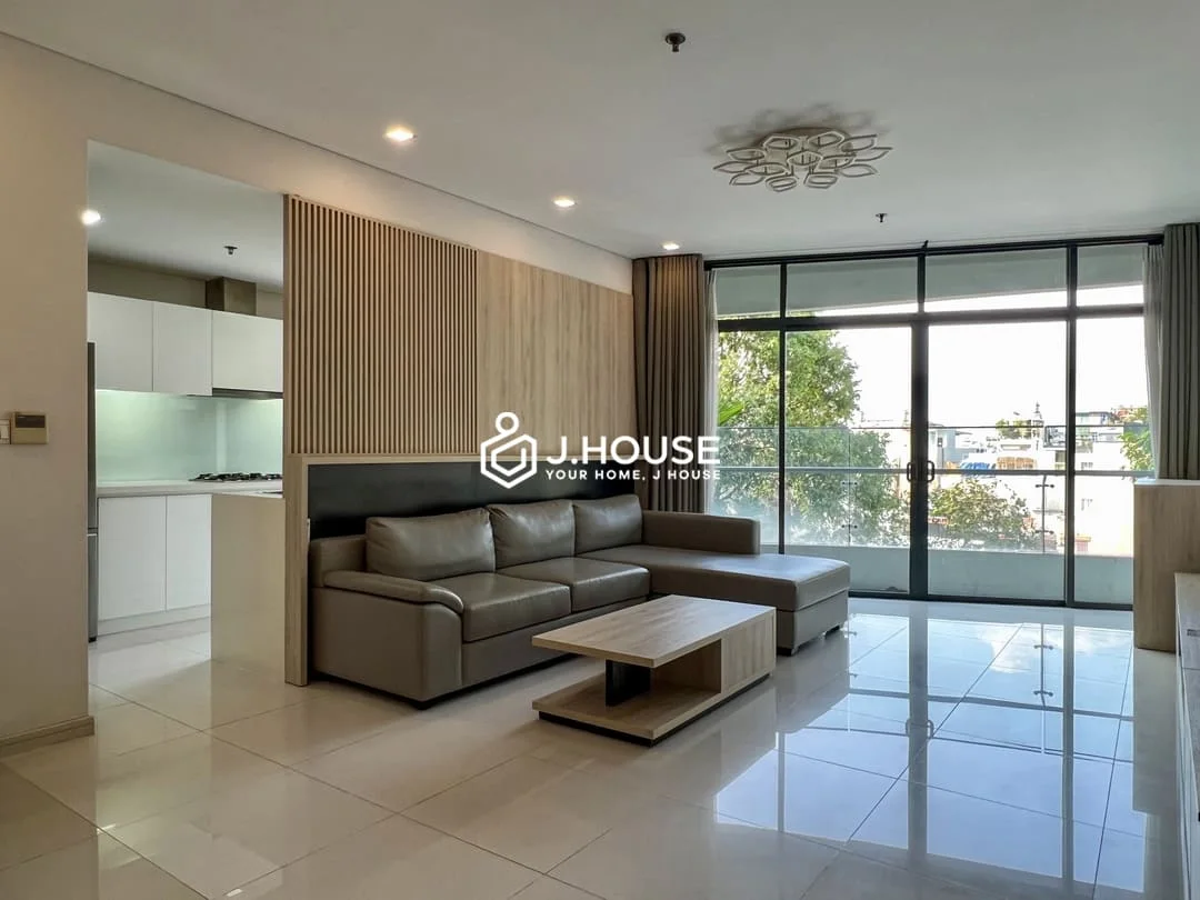 Bright 2 Bedroom City Garden Apartment with Balcony and Washer