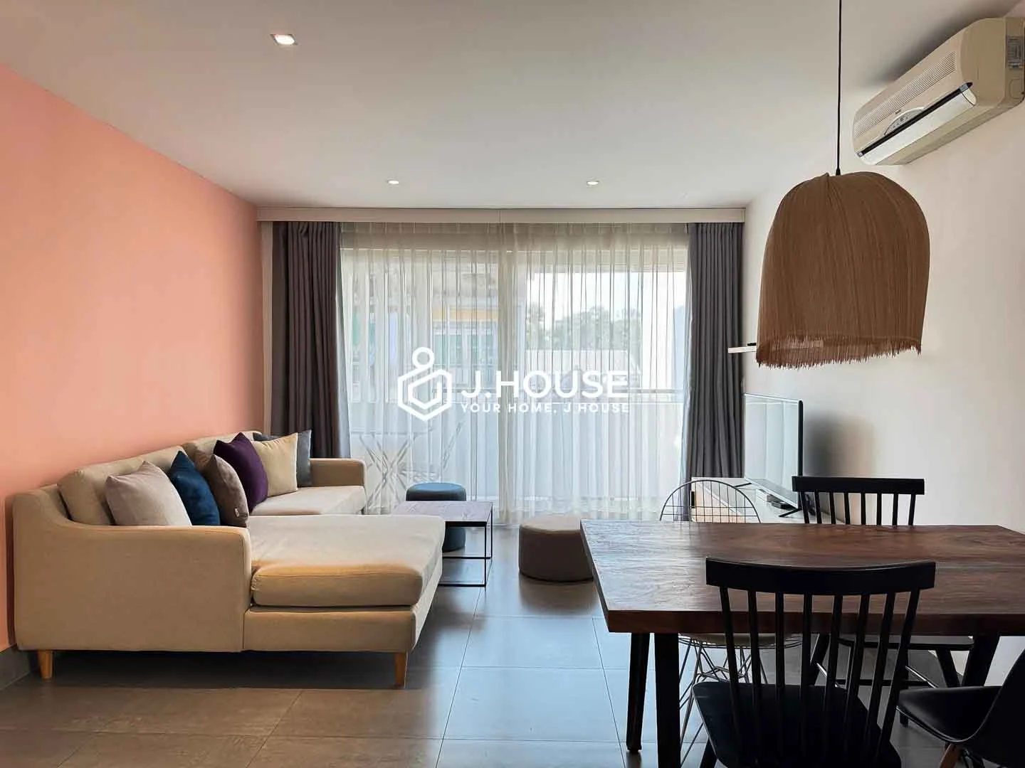 Charming 1-BR For Rent in District 1 near Ben Thanh Market at The Cozy Retrofit