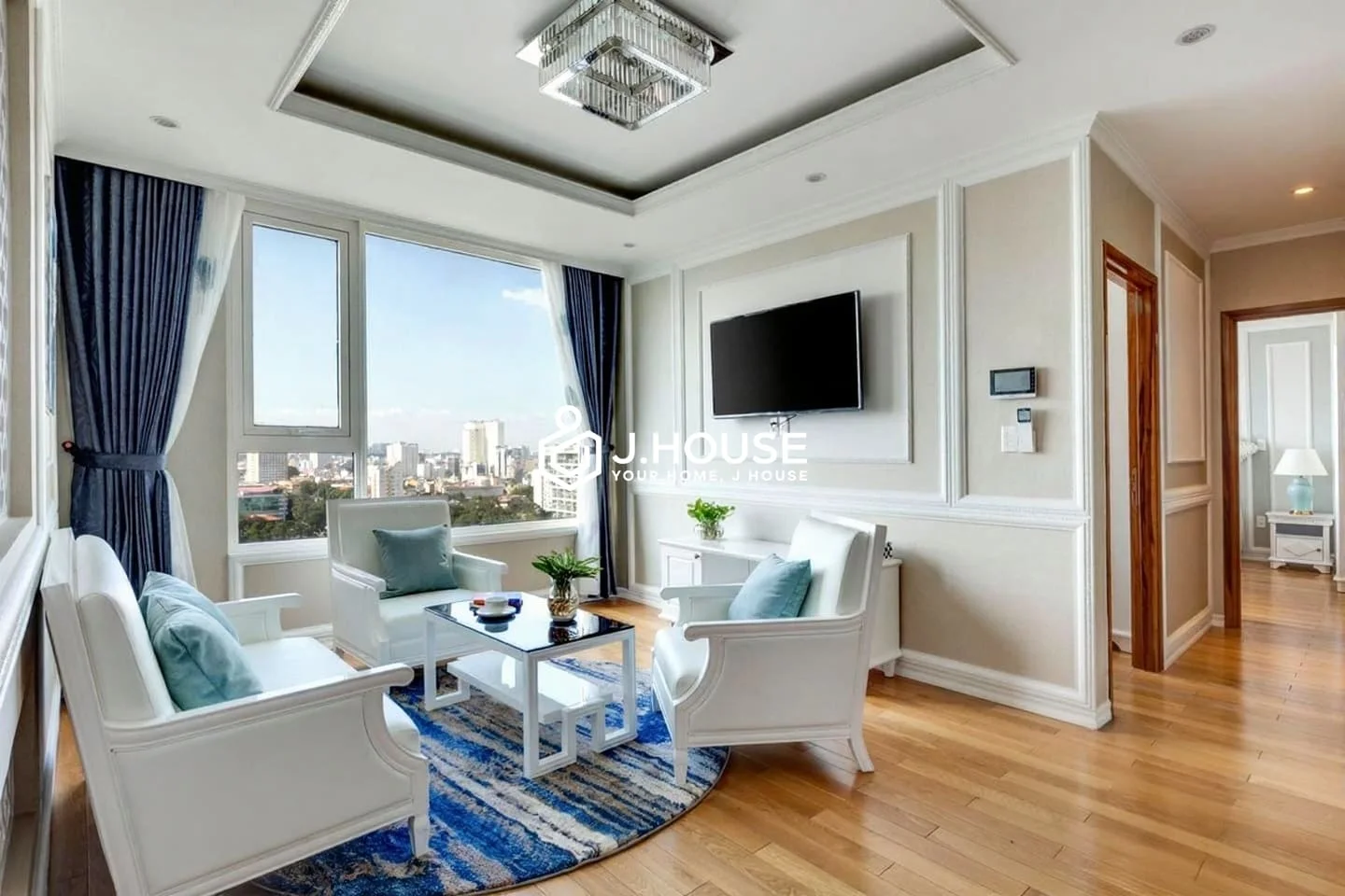 Căn hộ 2PN Leman Luxury cho thuê Quận 3, Tầng cao, Hiện đại