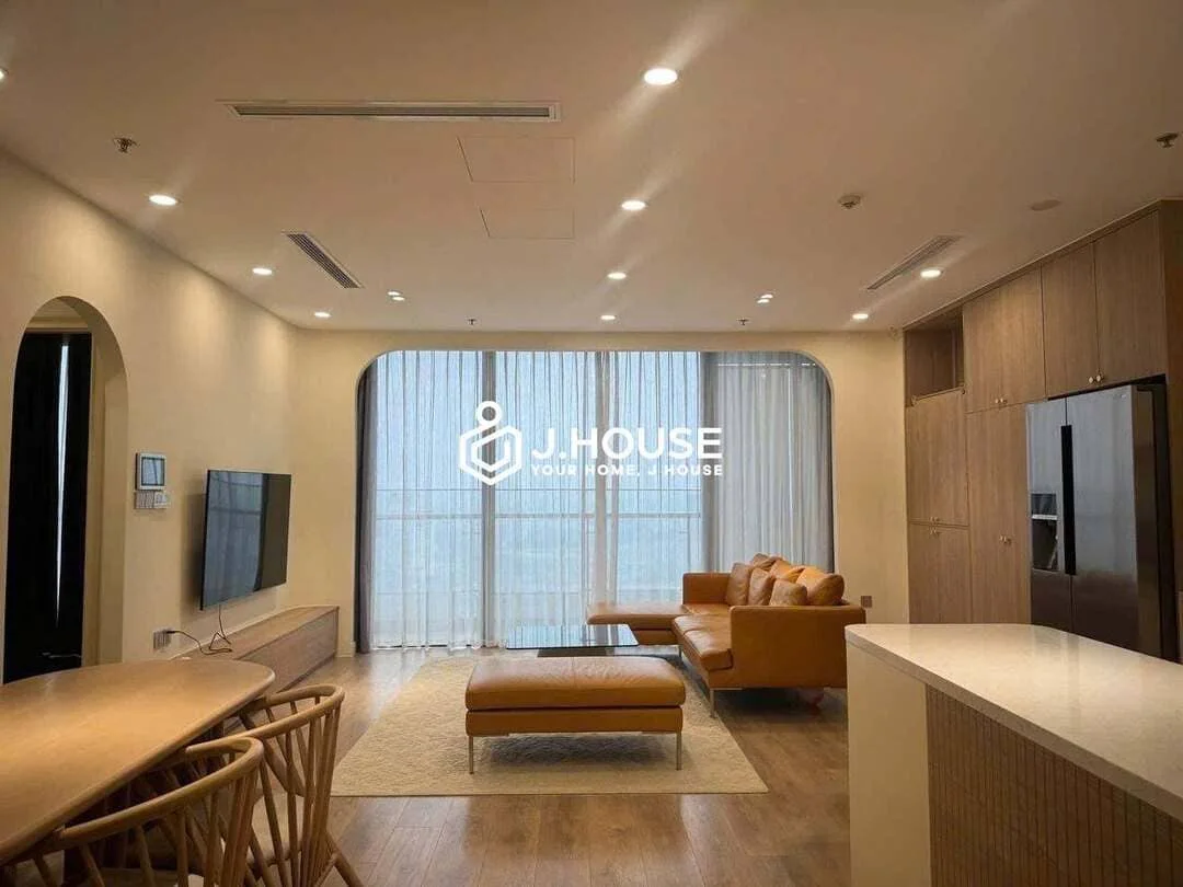 Exquisite 3BR Vinhomes Golden River Apartment for Rent | Nice View