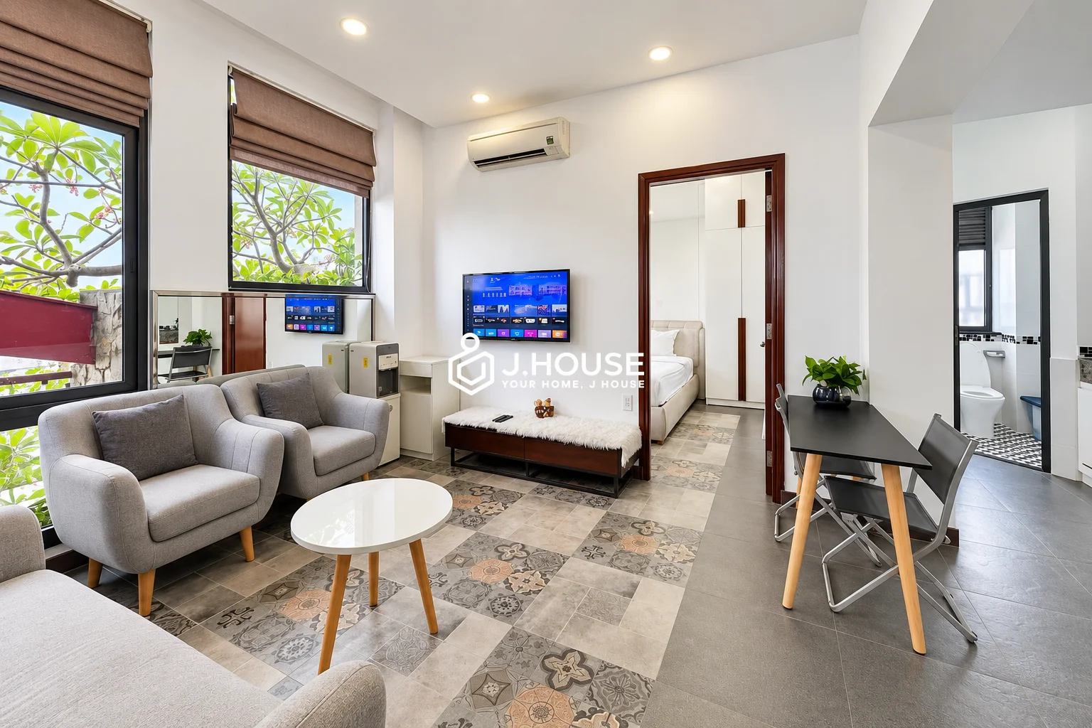 Bright 1BR Apartment with GYM, Pool at The Garden Building, District 3