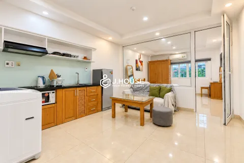 Bright 1-Bedroom Apartment at Hoa Hung Building, District 10, HCMC