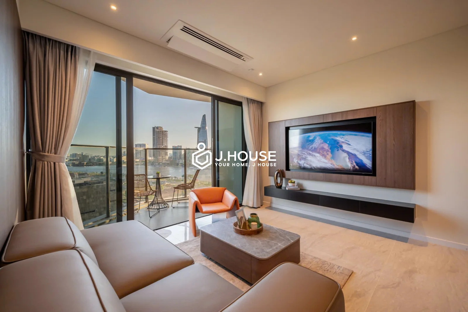 Elegant 2BR Apartment for Rent at The Opera Residences