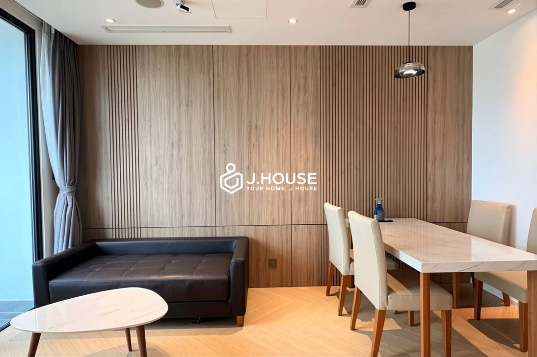 Cho Thuê Căn Hộ 2PN Tiện Nghi Tại Vinhomes Golden River, Quận 1